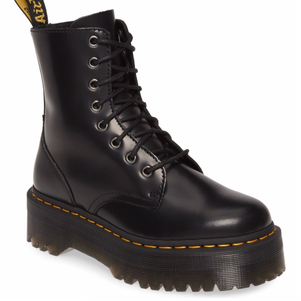JADON SMOOTH LEATHER PLATFORM BOOTS dr. marten